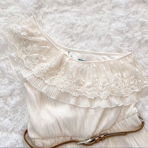 Studio Y Ivory One-Shoulder Floral  Lace Blouse w/Detachable Belt; SZ M; BNWT - Picture 10 of 13